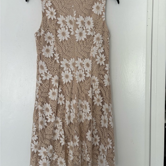 Jessica Howard Tan and White Floral Midi Dress - Picture 1 of 6